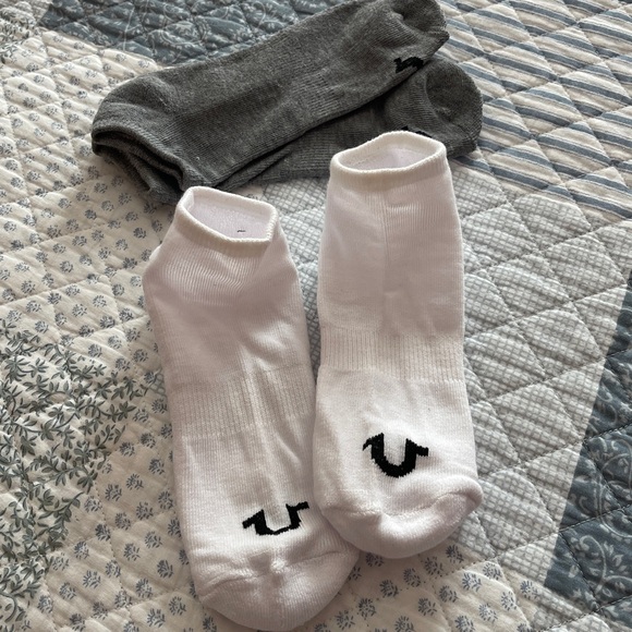 True Religion Low Cuts Half Cushion 2 Pairs White, Grey - Picture 1 of 4
